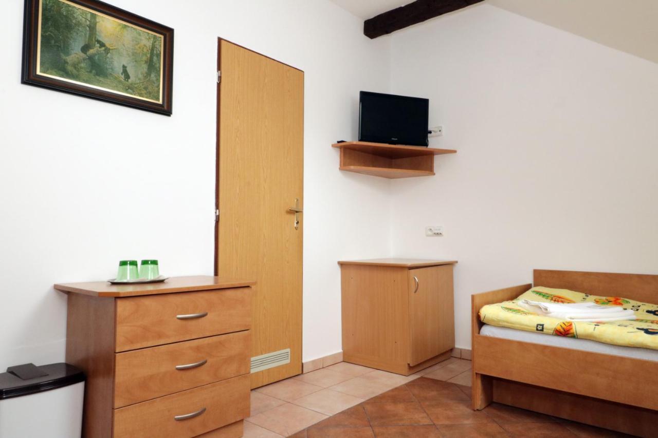 Hotel Penzion Hurka Dolni Libchavy Exterior foto
