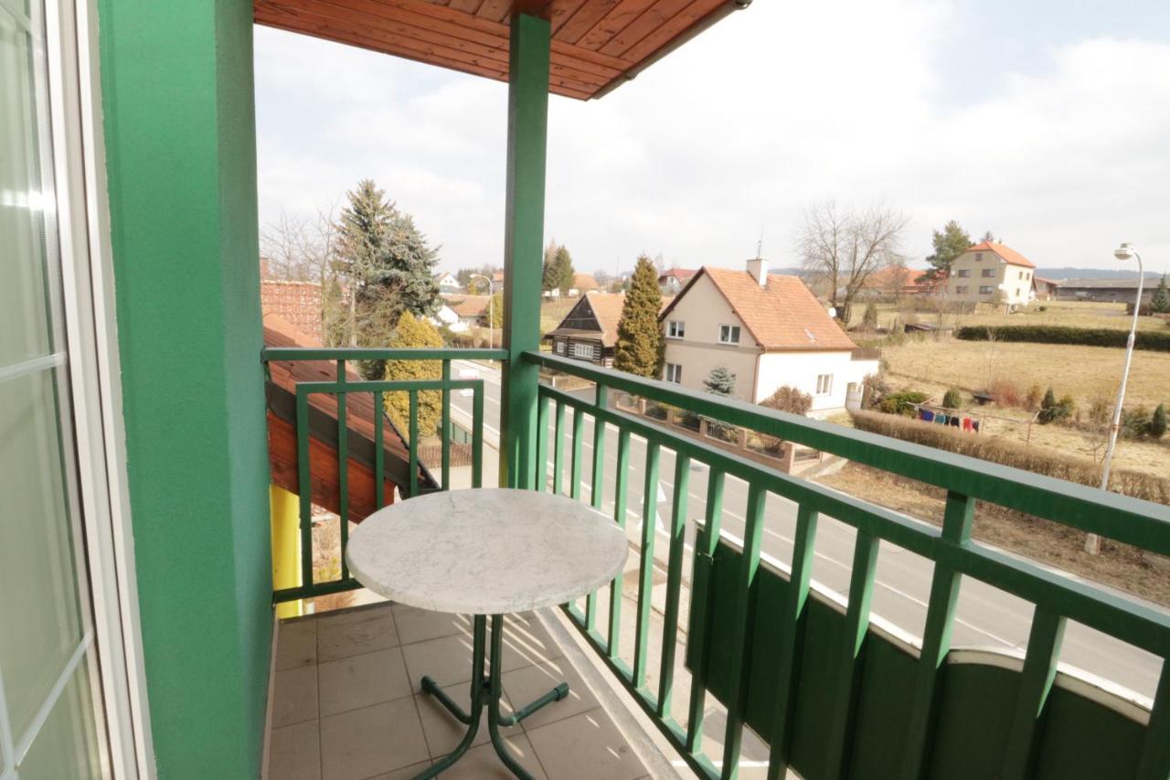 Hotel Penzion Hurka Dolni Libchavy Exterior foto