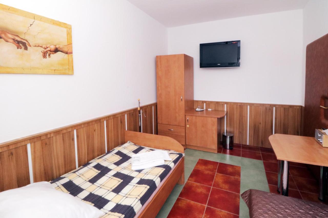 Hotel Penzion Hurka Dolni Libchavy Exterior foto